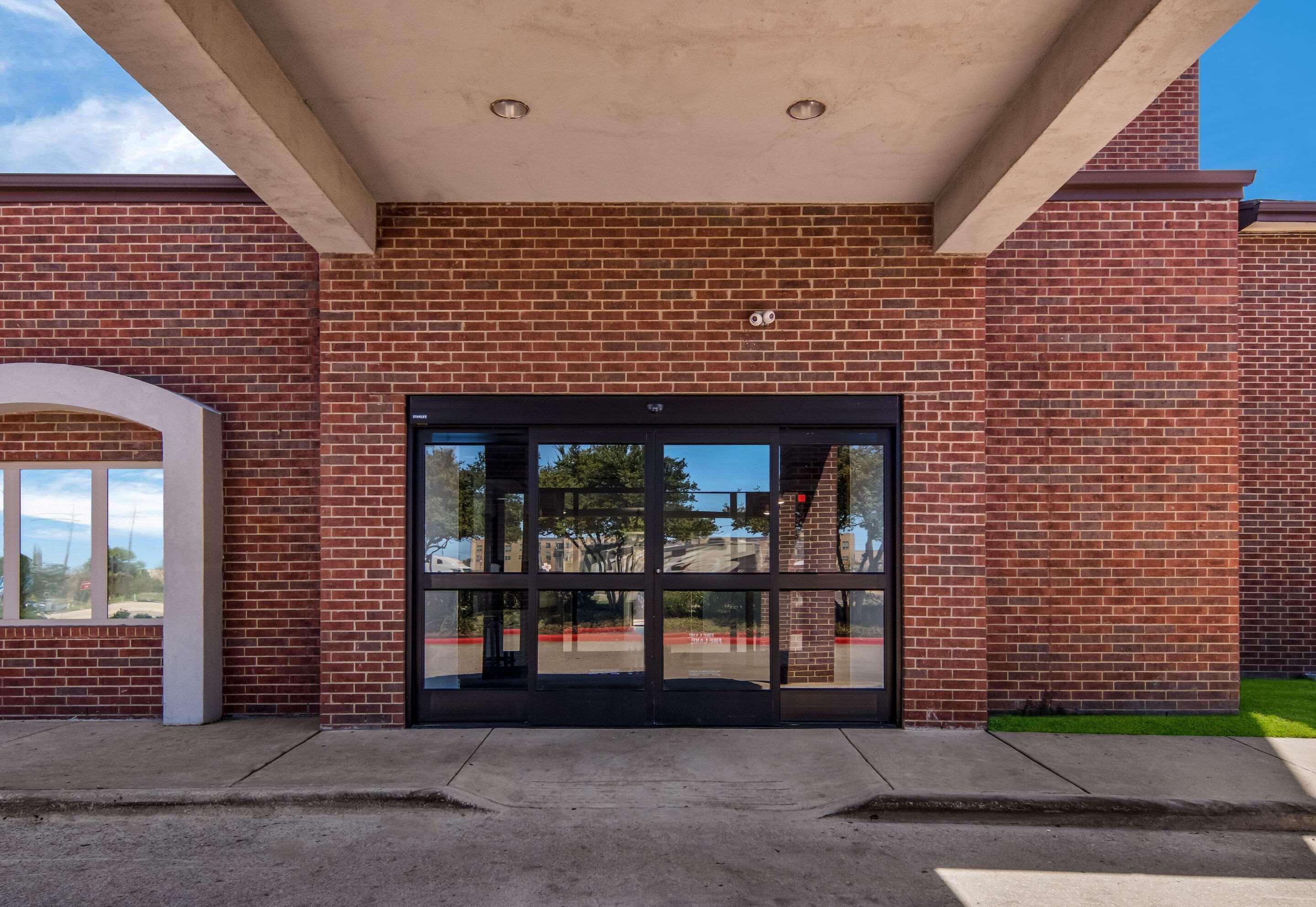 Quality Inn & Suites Richardson-Dallas エクステリア 写真