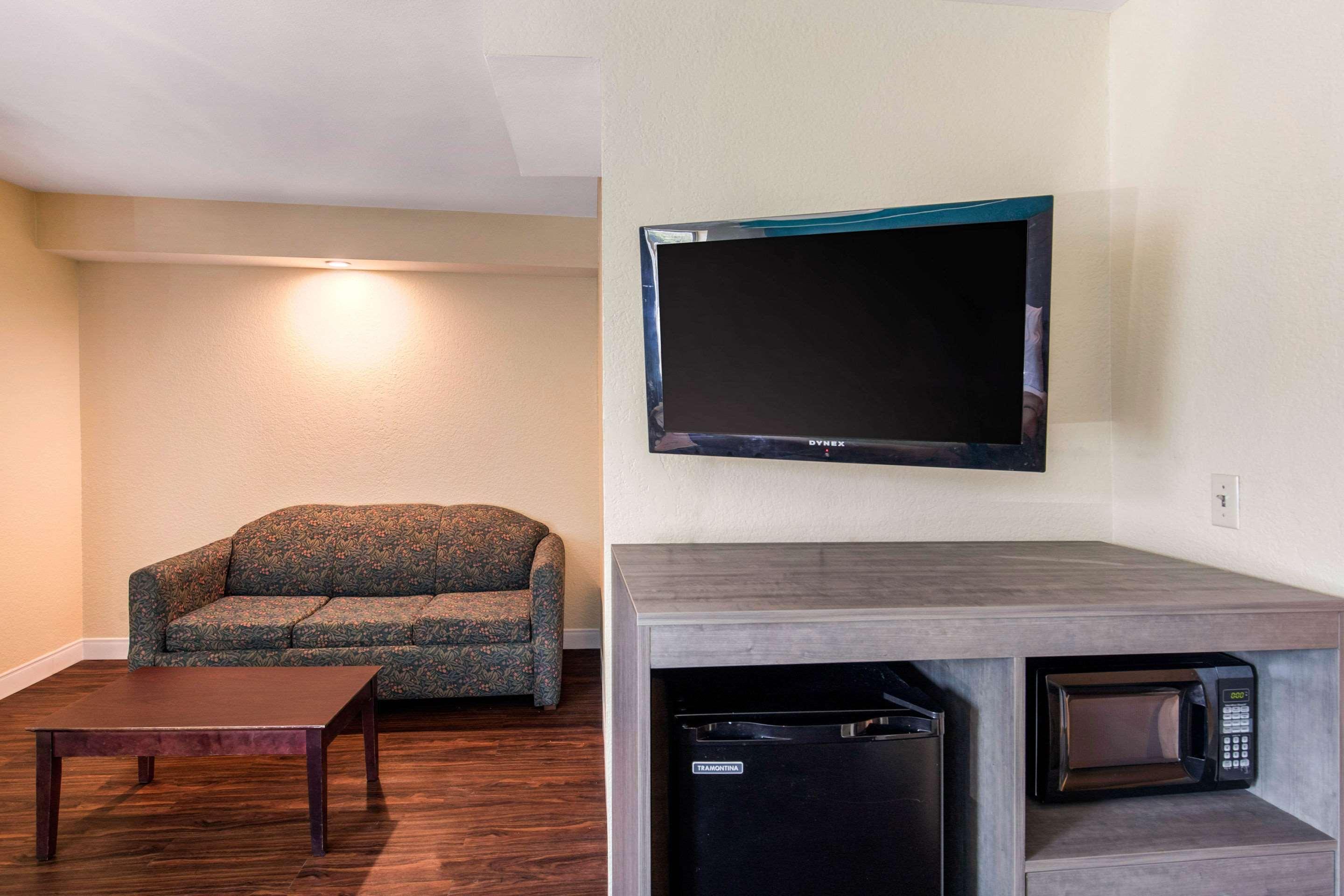 Quality Inn & Suites Richardson-Dallas エクステリア 写真