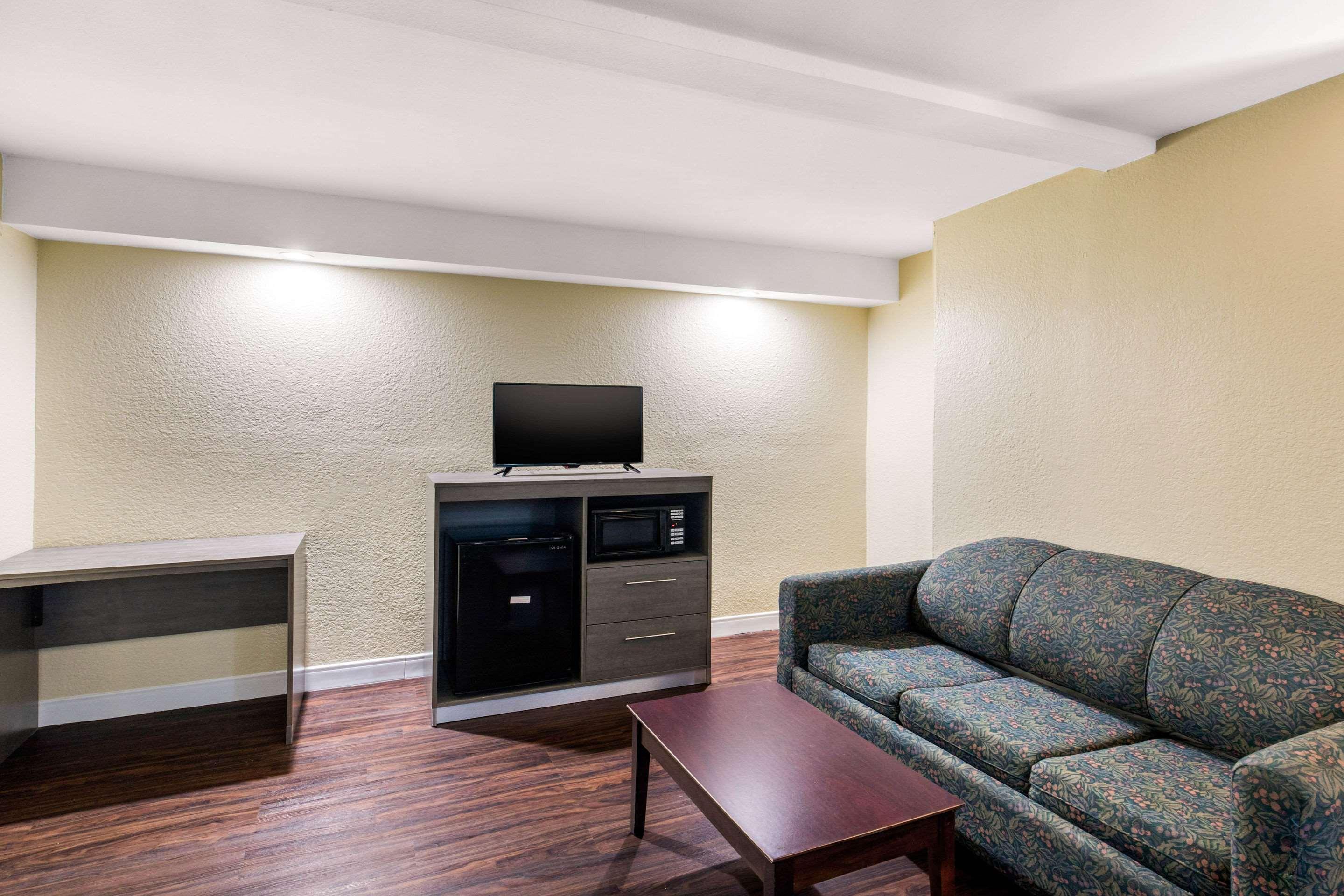 Quality Inn & Suites Richardson-Dallas エクステリア 写真